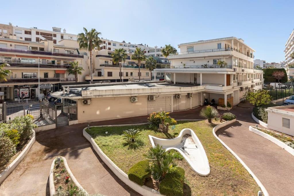 Lumineux, Ensoleillee, Proche ,coeur De Centre Ville, Chaleureux, Apartment *